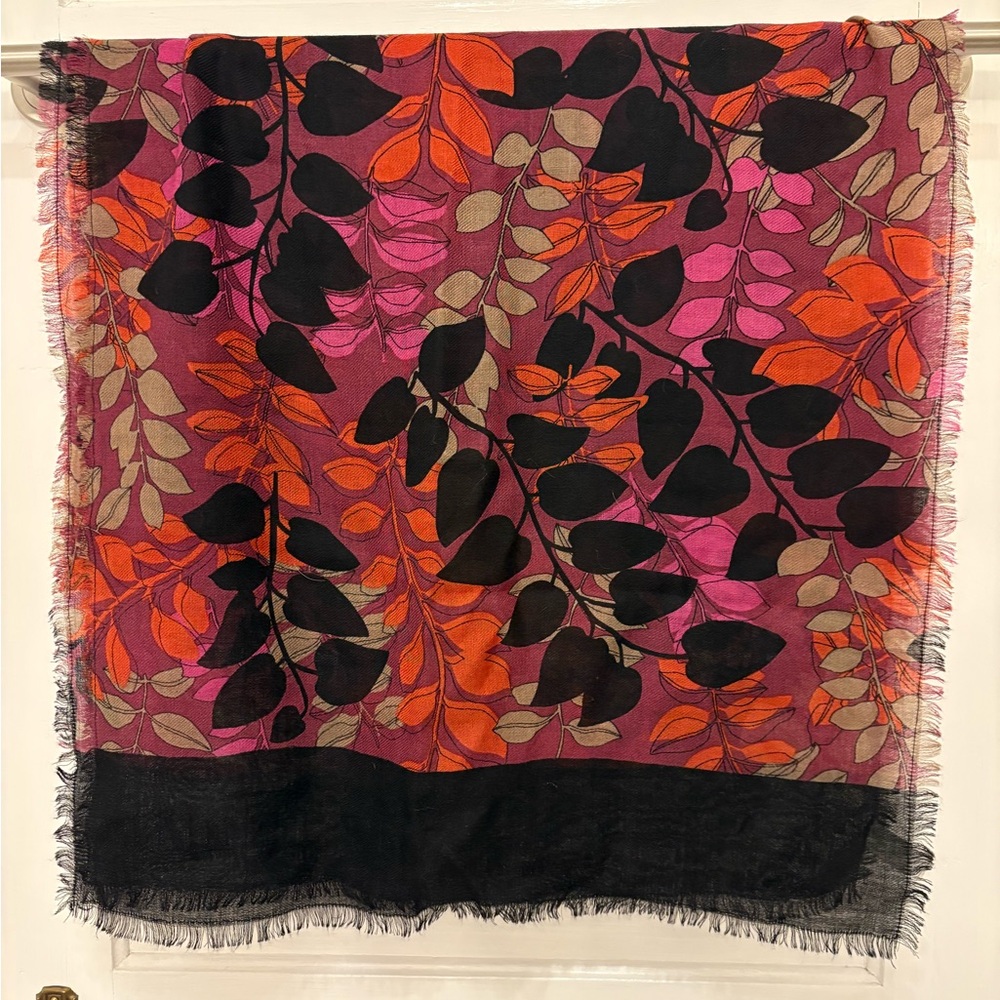 Vera Bradley light weight Wool scarf black, tan, orange, purple